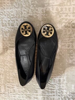 Tory Burch Black Leather Ballet Flats with Gold Logo Medallion